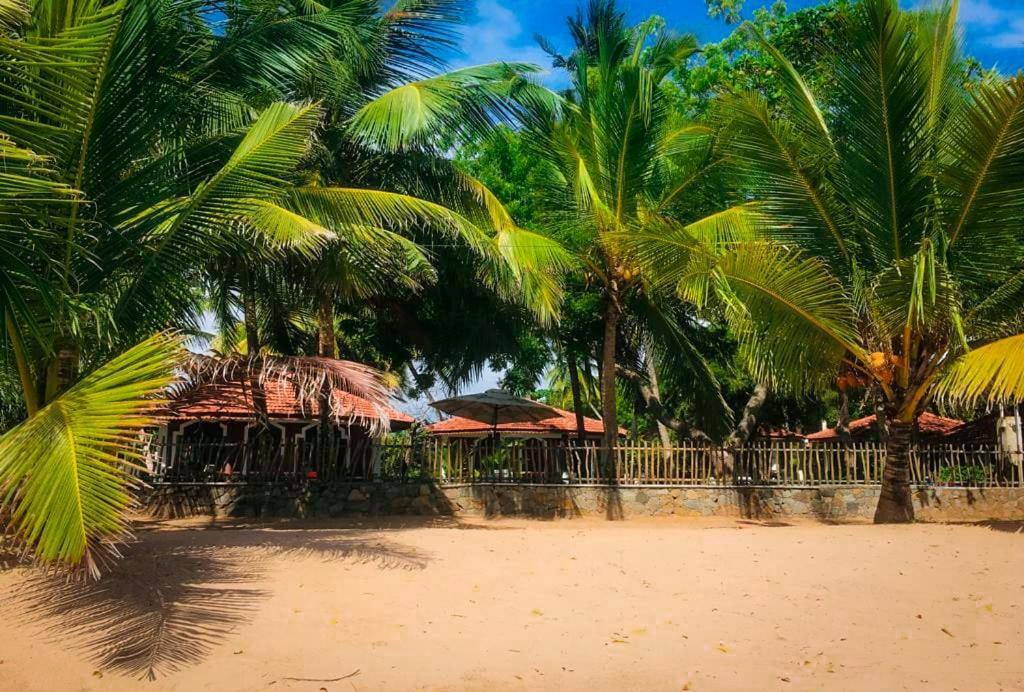 Serenity Beach Cabanas Тангалла Экстерьер фото