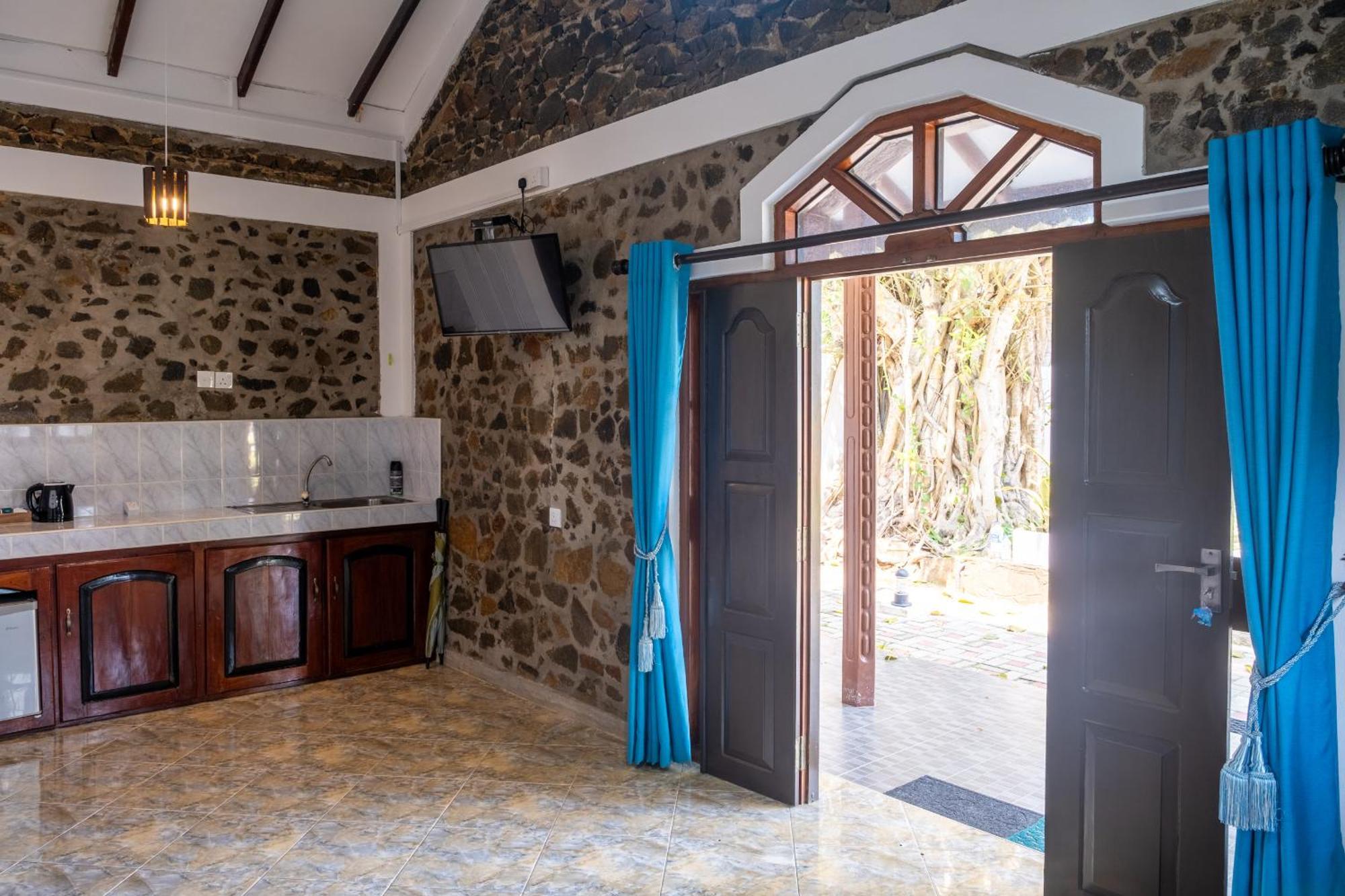 Serenity Beach Cabanas Тангалла Экстерьер фото