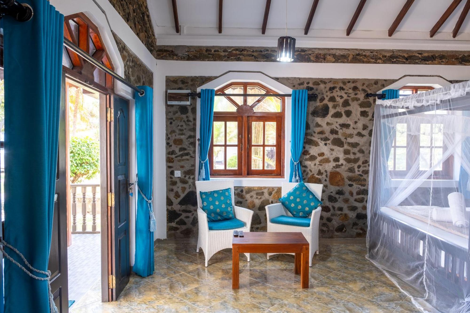 Serenity Beach Cabanas Тангалла Экстерьер фото