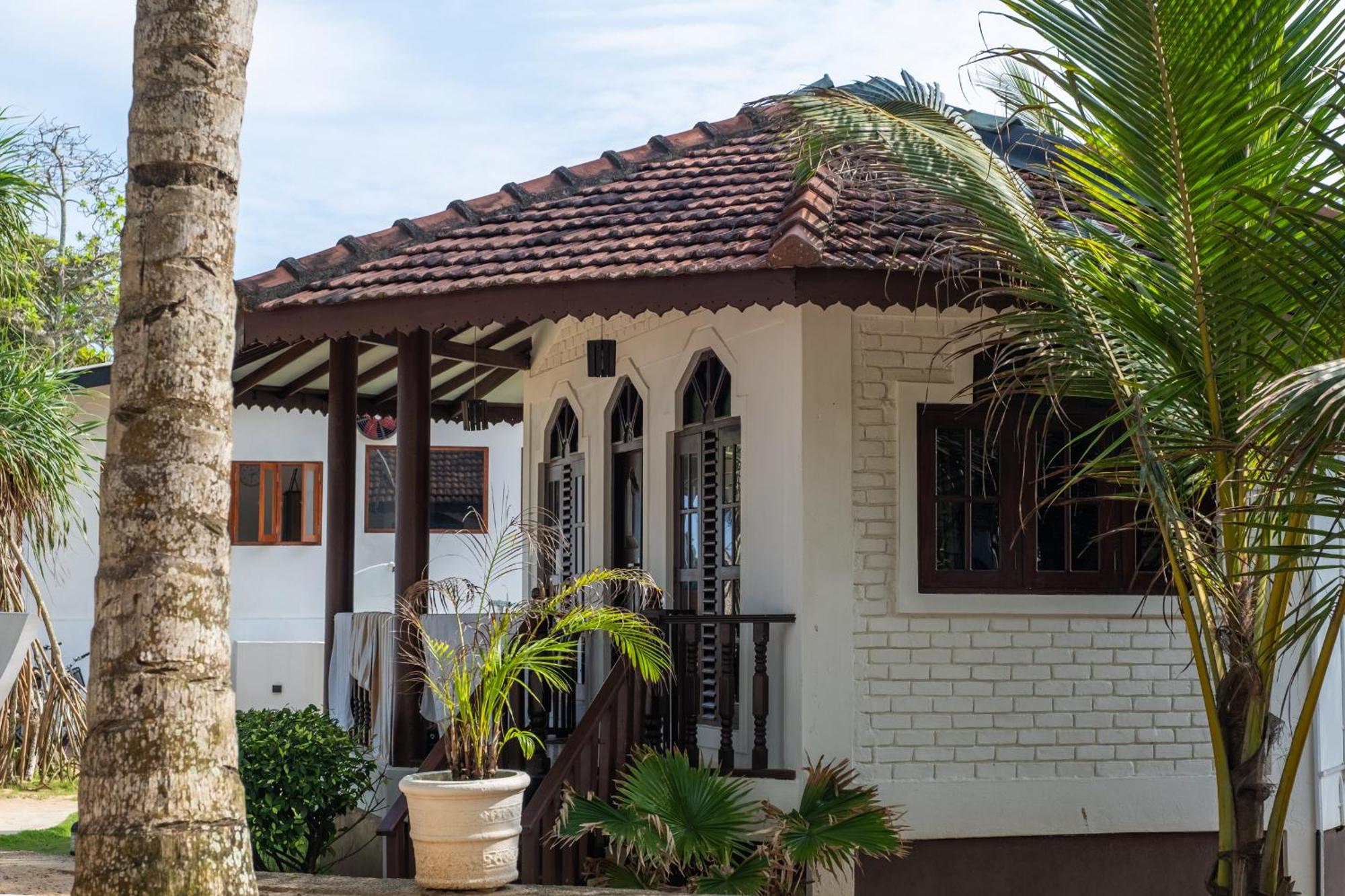 Serenity Beach Cabanas Тангалла Экстерьер фото
