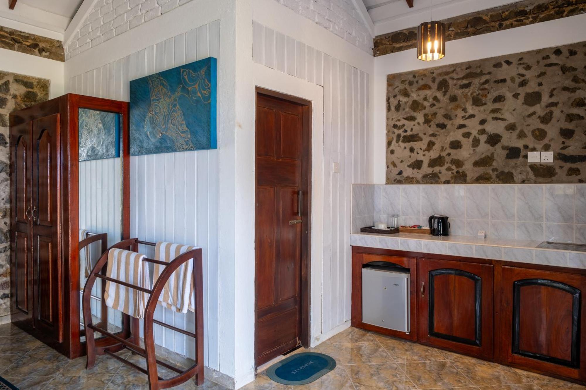 Serenity Beach Cabanas Тангалла Экстерьер фото
