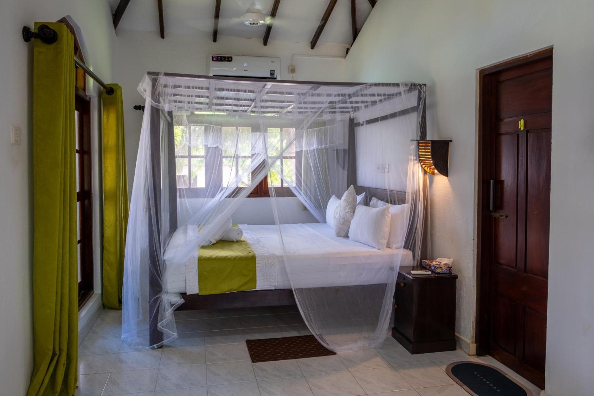 Serenity Beach Cabanas Тангалла Экстерьер фото