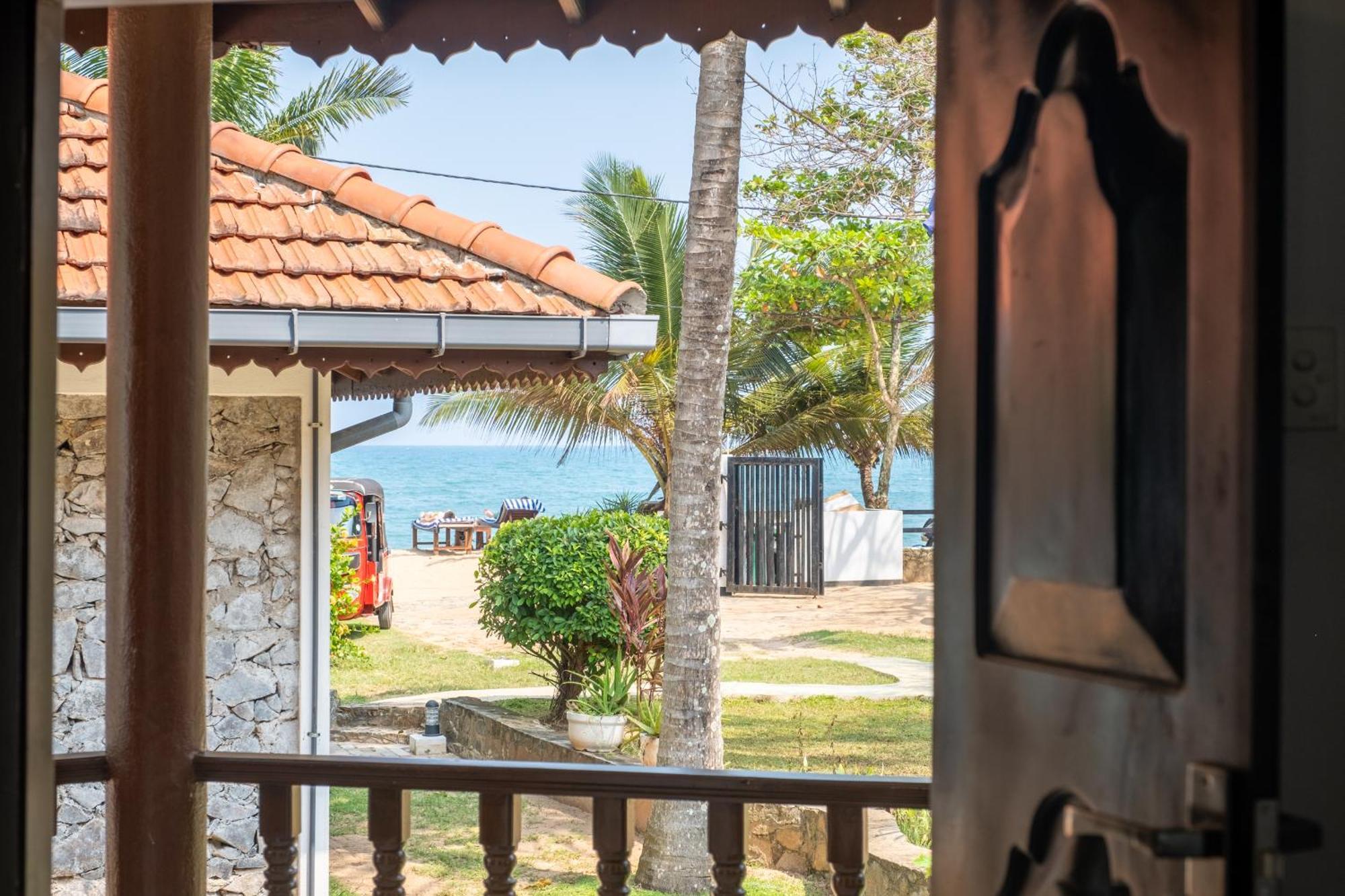 Serenity Beach Cabanas Тангалла Экстерьер фото